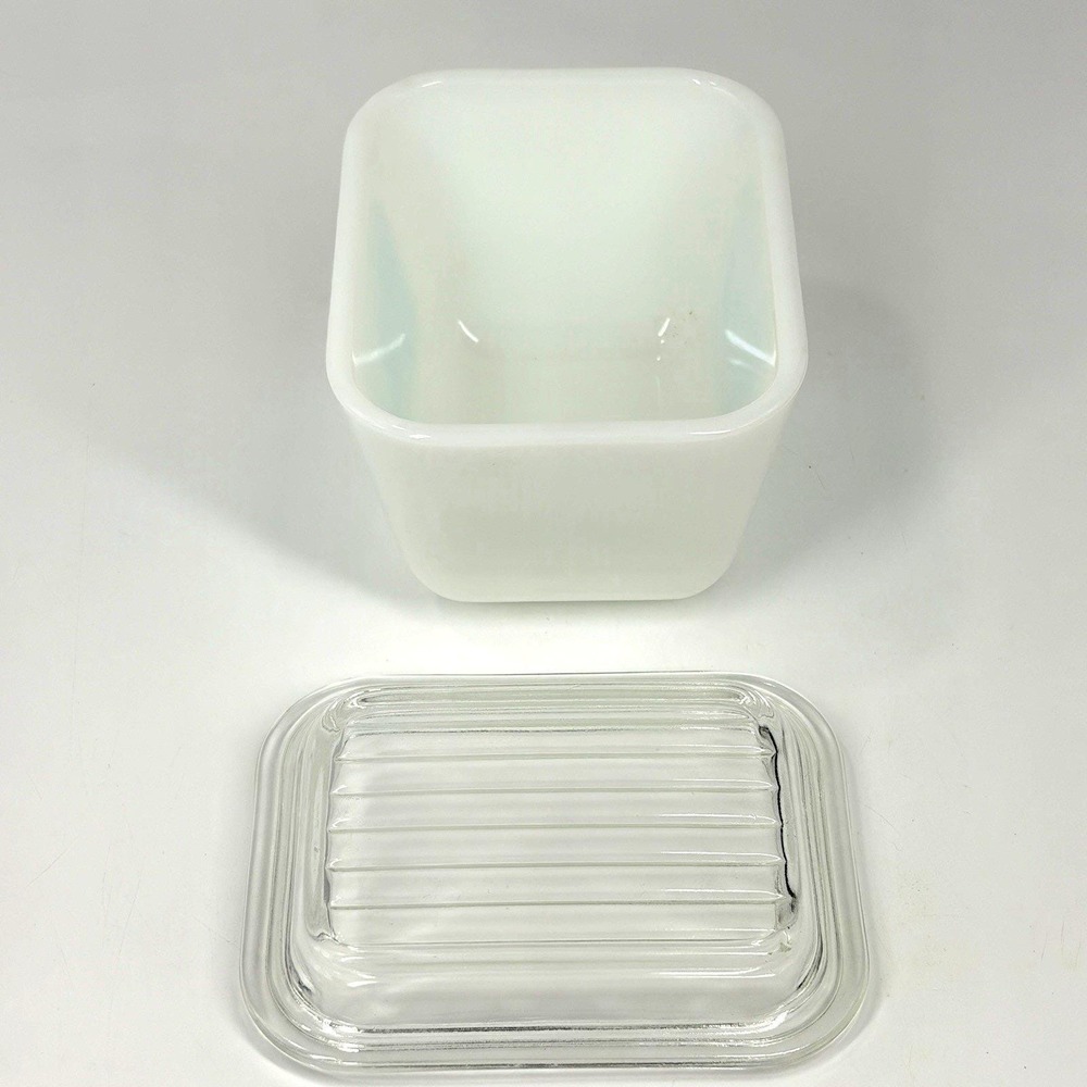 Vintage Pyrex Amish Butterprint  Refrigerator Dish 501B w/ Lid  1 1/2 Cups - Picture 4 of 10